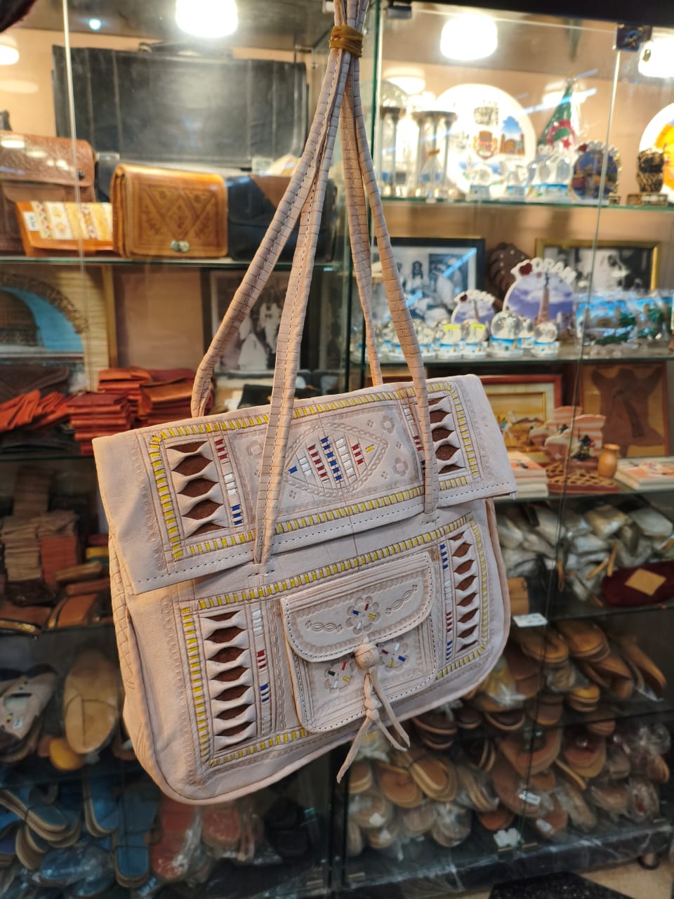 Sac Cabas en Cuir Beige — Broderies & Découpes Artisanales