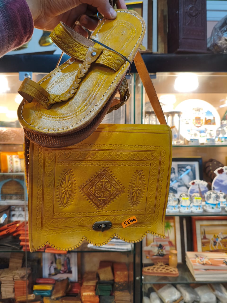 Pochette en Cuir Colorée – Artisanat Algérien