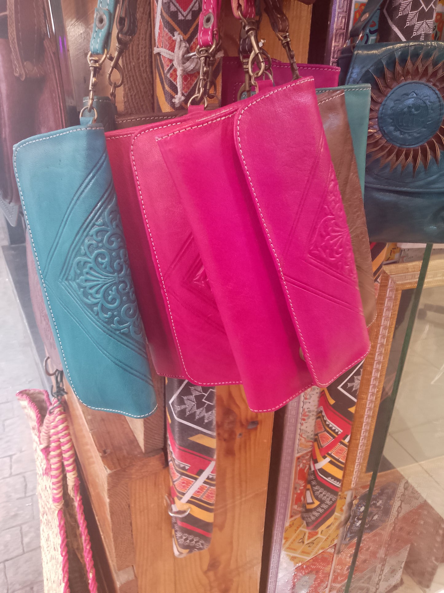 Pochette en Cuir Colorée – Artisanat Algérien