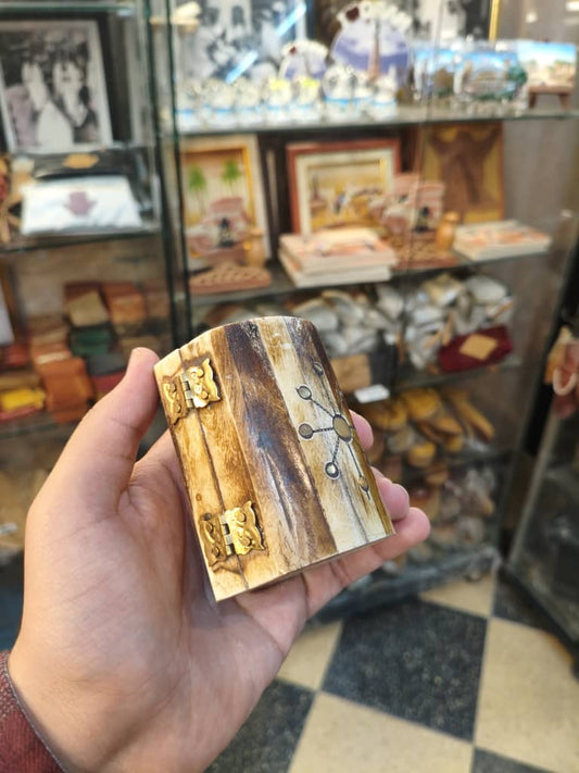Boîte Rectangulaire en Bois Sculpté & Nacre – Artisanat Algérien