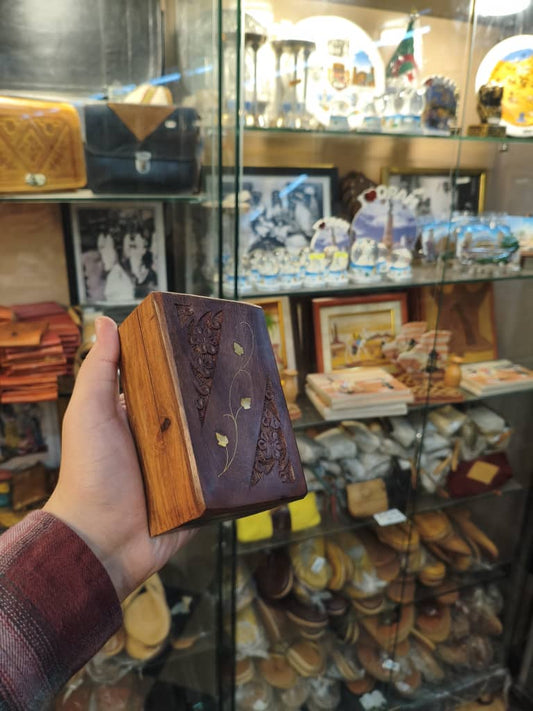 Boîte à Bijoux Carrée en Cuir – Artisanat Algérien