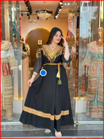 Robe Kabyle Noire — Broderies Dorées & Ceinture Pompon